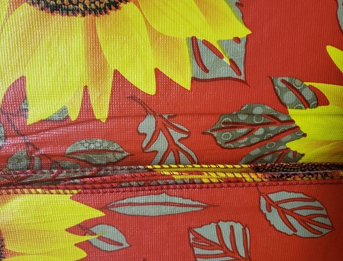 Peva Vinyl Kitchen Tablecloth 52"x90" Oblong (6-8 people) SUNFLOWERS ON RED, BH - Picture 9 of 12