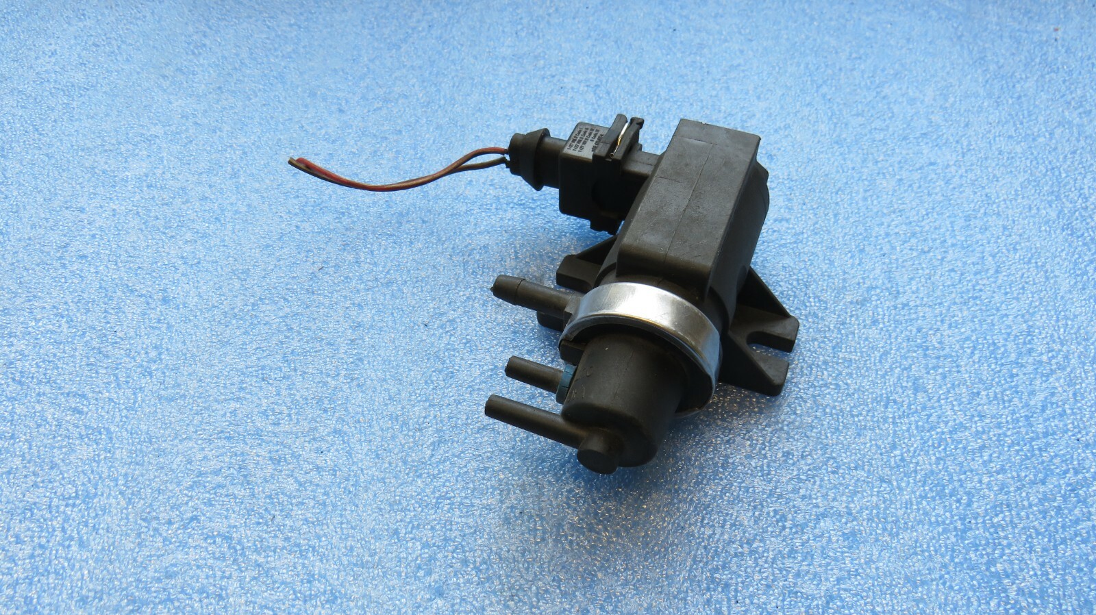 BMW E46 E39 E38 - Magnetventil Druckventil Ventil 12V 1427615