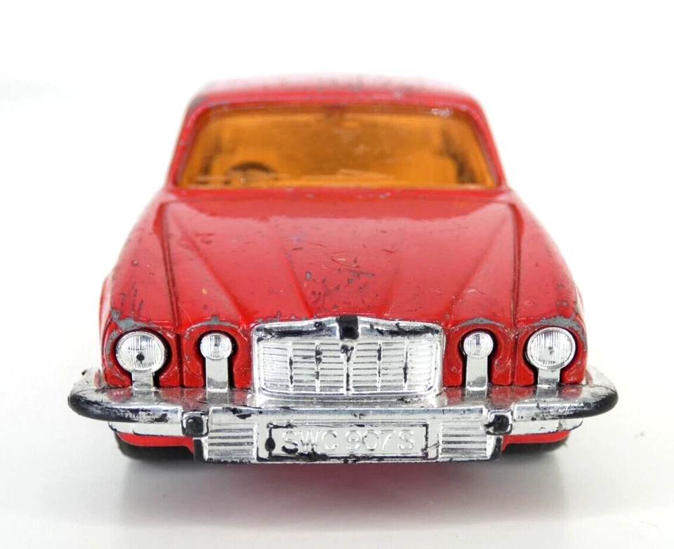 Coche de juguete rojo Matchbox Jaguar XJ12 SUPERKINGS K-66 modelo vintage coleccionable Foto 2 de 4
