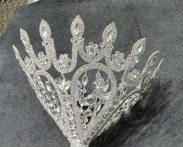 Bridal flowers silver Crystals hand Bouquets holders Rhinestones - Image 2 of 3