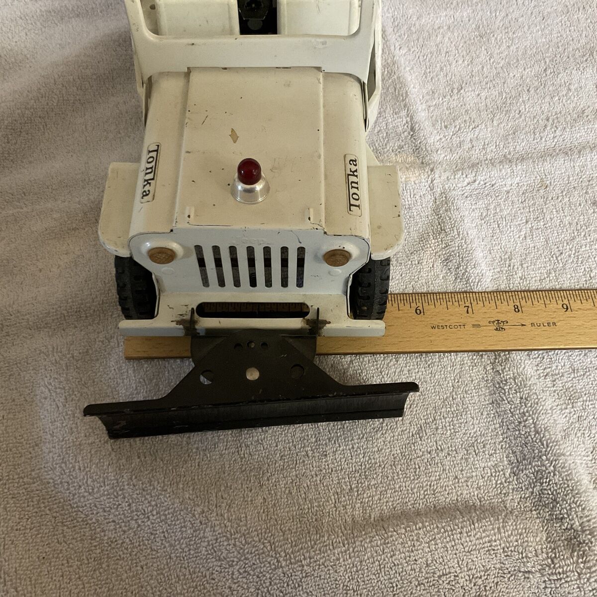 Vintage Tonka White Jeep AA Snowplow Wrecker Tow Truck Nice