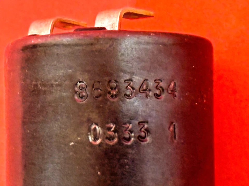 Solenoide de control de transmisión automática OEM GM 8683434 para Chevrolet GMC Foto 3 de 4