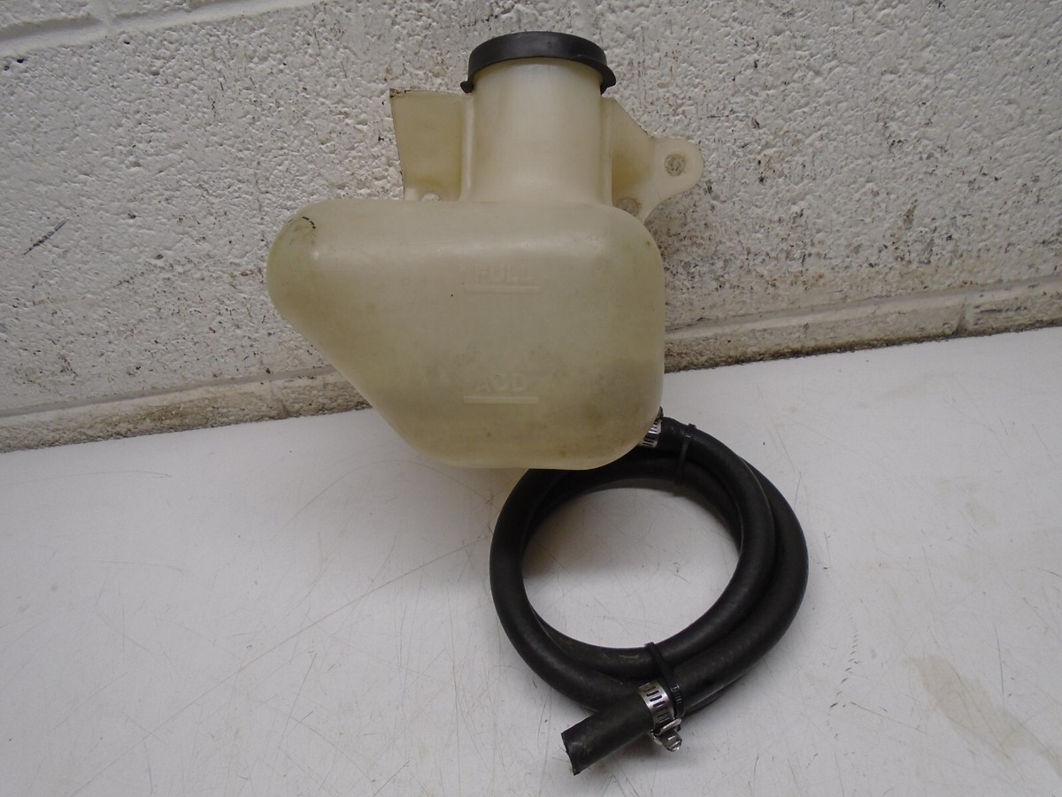 CE1 91987A1 MerCruiser 165 170 180 190 470 Coolant Recovery Bottle - Main Image