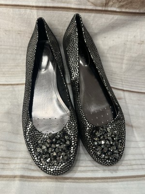 Calvin Klein flat silver flower embellished shiny 8.5