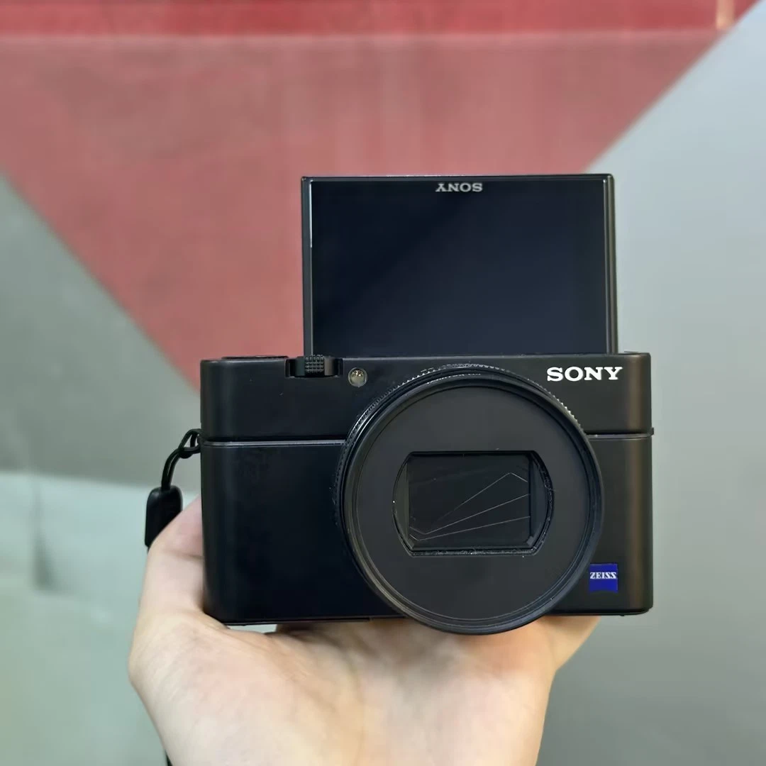 25+ Sony Cyber-shot DSC-RX100 VI Sony Cyber-shot Digital Cameras