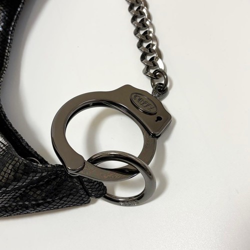 Sac à menottes motif python Cuffz by Lint émail noir rare clé incluse bon - Photo 10 sur 14
