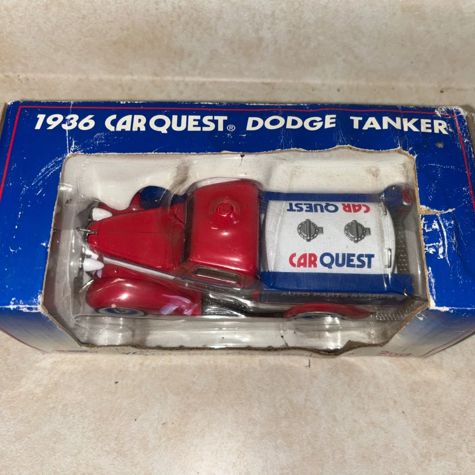 Carquest, 1936 Dodge Tanker-72025 Die Cast Coin Bank Edición Limitada, Serie 2D Foto 2 de 4