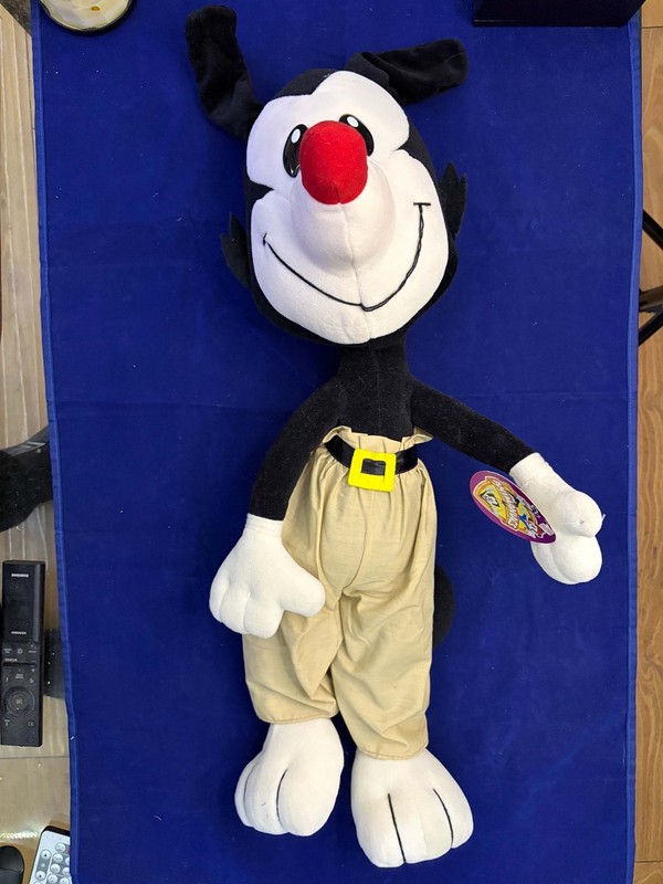 Original Animaniacs Large Plush 1994 (2) as well as (3) Bean Bag Animaniacs