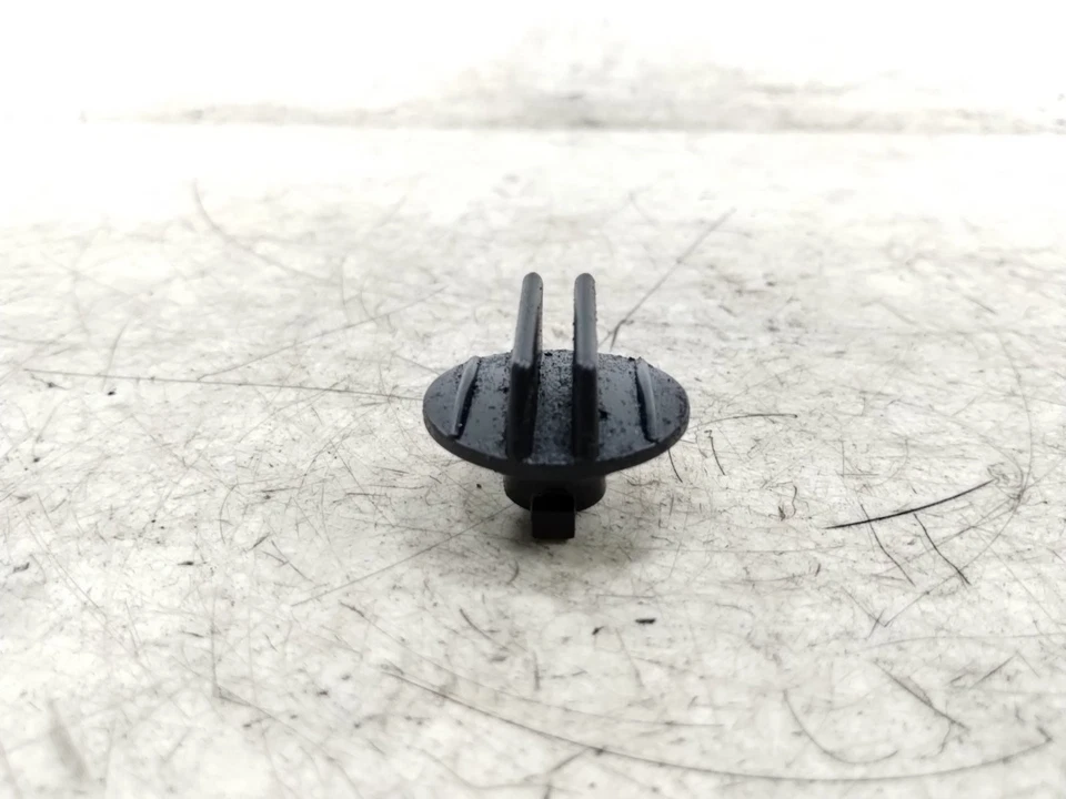 2004 04 BMW R1150 RT Oil Filler Fill Cap - Imagem 3 de 4