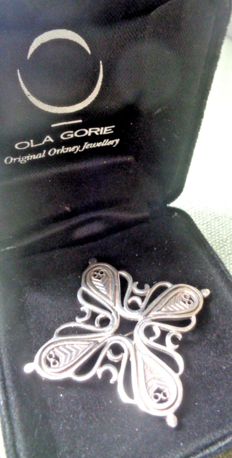 Ola Gorie Orkney Brooch LARGE Scottish Stg. Silver EARLY Finnish Design h/m 1972 thumbnail 12