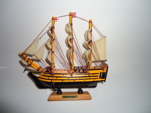 Model H.M.S Victory Ship On Stand Made From Wood Lots Of Detail War Ship Gift S - Picture 5 of 8