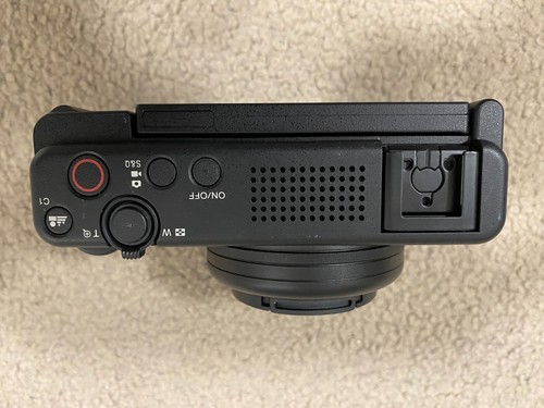 Sony ZV-1F 20.1MP Vlogging Camera 4K video | Flip Screen - Picture 8 of 11