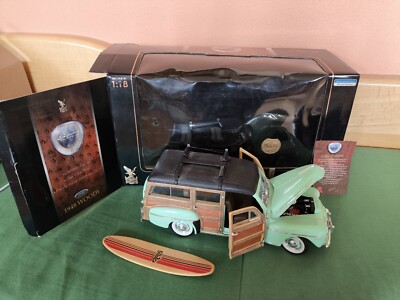 Modellautos 1:18 Road Signature Yat Ming 20028 Ford Woody 1948 Beige in OVP