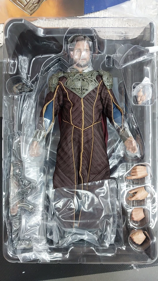 ¡¡¡NUEVO!!! Figura Hombre de Acero Hot Toys Jor-El 1/6 Foto 2 de 2