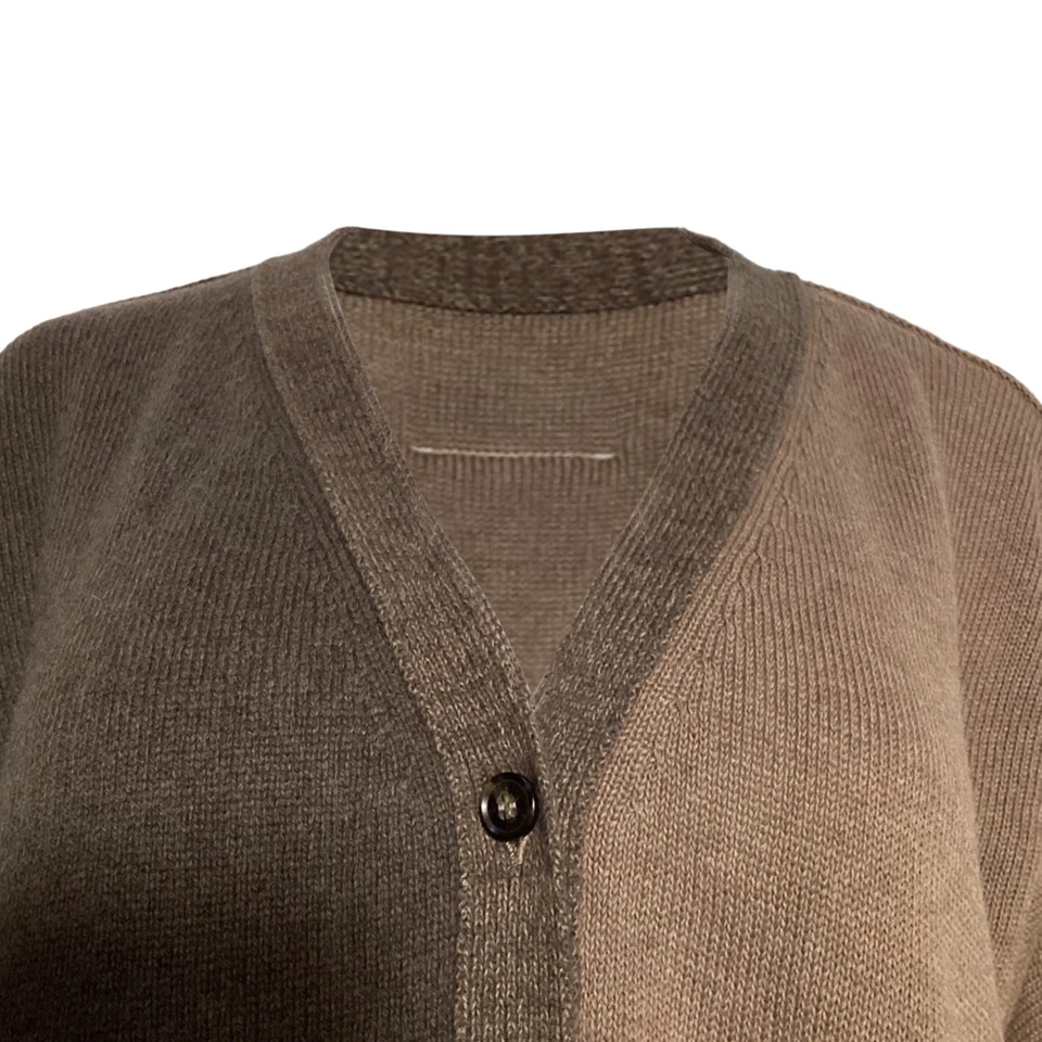 Cardigã Mm6 Maison Margiela colorblock couro patches no cotovelo na testa tamanho 40 - Imagem 3 de 4