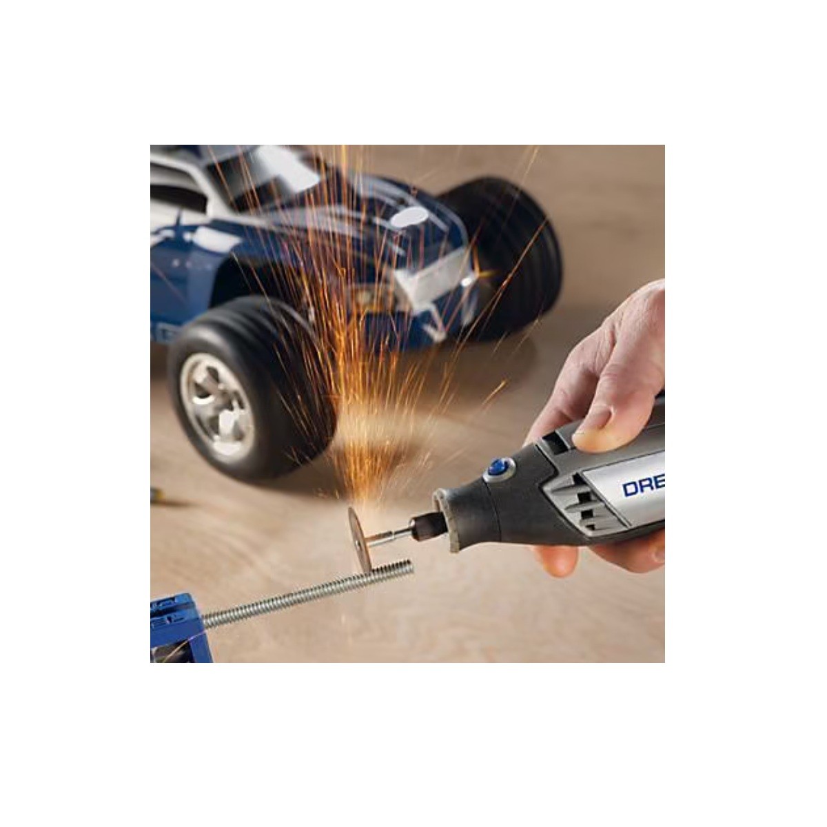 Dremel outil multi-usage résoud vos problèmes de découpe précise avec 25 accessoires