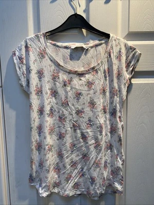 New Look Floral T-shirt. Size 10 - Image 1 of 4