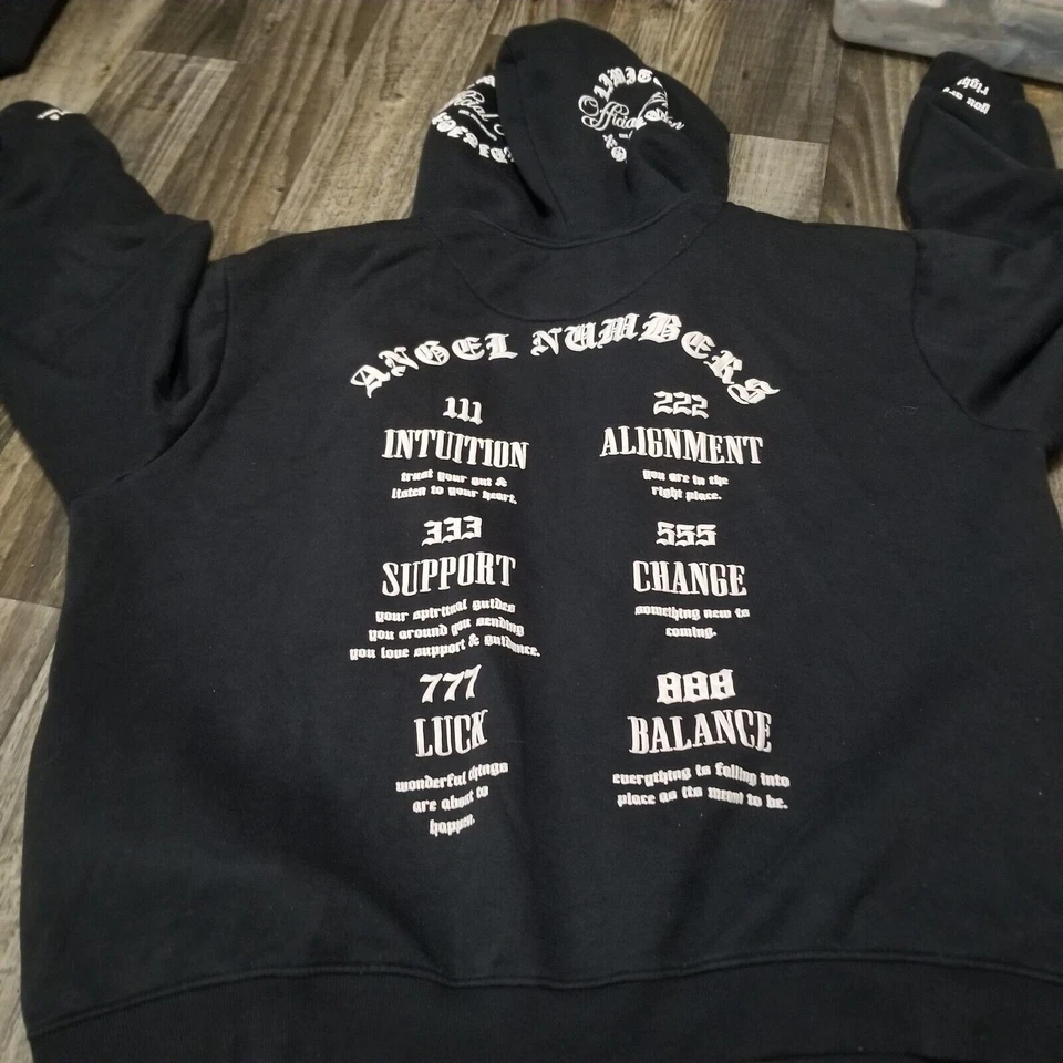 Sudadera con Capucha Boohoo Hombre Talla XL Negra Números de Ángel Gráfico Foto 2 de 4