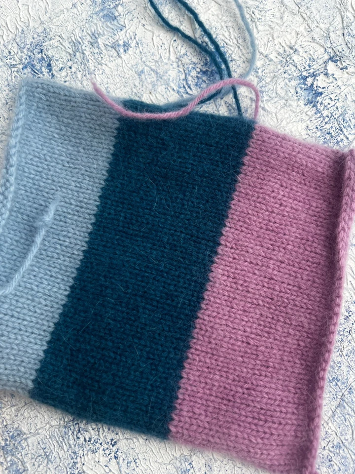 Angora Rabbit bland yarn on cone 55/35/10% Merino/Angora/PA, per 100g (3.52oz) - Image 3 of 4