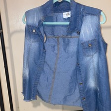 Rare Editions Blue Sleeveless Button-Front Ve...