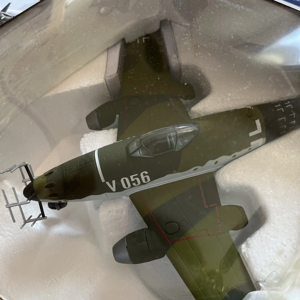 Very Rare Armour Franklin Mint 1:48 Messerschmitt Me262 Mosquito Killer, Retired - Image 3 of 4