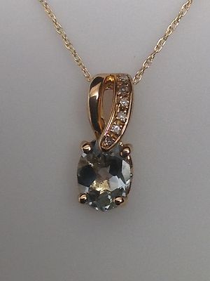 10K Gelbgold Aquamarin und Diamant ovale Form Anhänger und Kette März Edelstein
