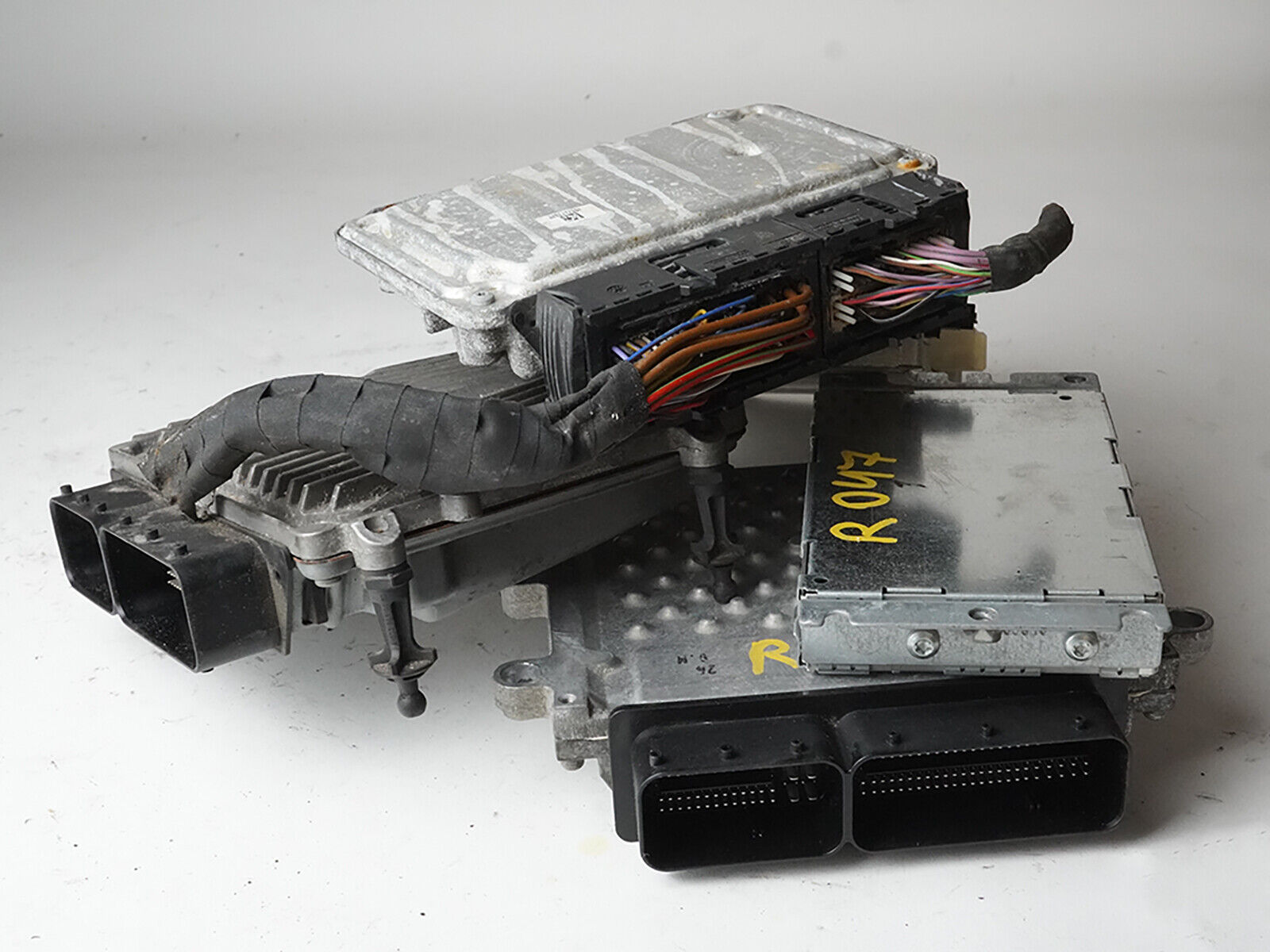 2005 - 2006 MITSUBISHI OUTLANDER AWD ENGINE BRAIN BOX COMPUTER CONTROL  MODULE