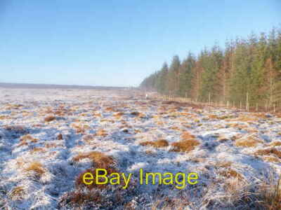Photo 6x4 Deer fencing going up beside Cnoc nan Gaimhnean  c2009