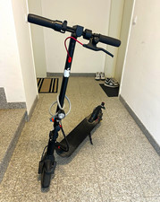 E-Scooter schwarz klappbar mit Display, Handbremse …