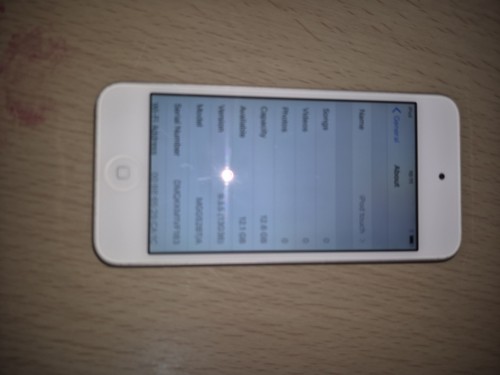 Apple iPod Touch 5th Generation A1421, 12.6GB,Silver, Grade B condition - Picture 7 of 7
