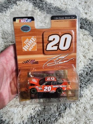 Tony Stewart #20 Home Depot 1/64 DieCast 2007 Monte Carlo SS Driver's Select NEW