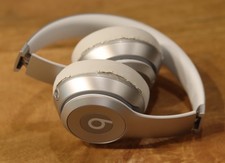 Beats Solo2 by Dr. Dre Silver White Headband On-Ear Headphones Double Earpiece