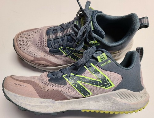 New Balance Womens Size 8 B DynaSoft 