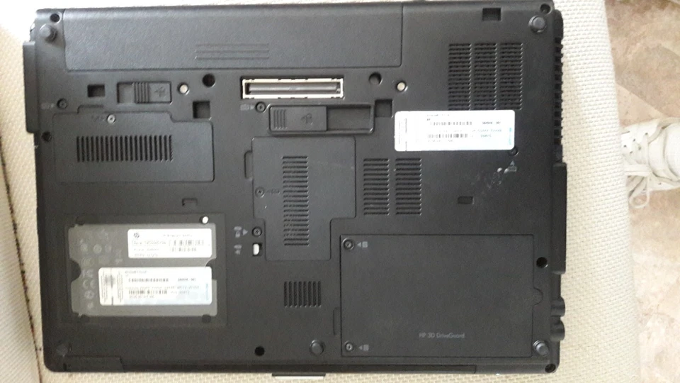 HP EliteBook 8440p, Core i5-520M, 4GB RAM, 250GB HDD B33752, Foto 1 von 4
