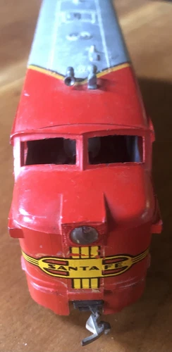 Santa Fe 1950s LIONEL 0595 LOCOMOTIVE DIESEL TRAIN ENGINE Made In USA