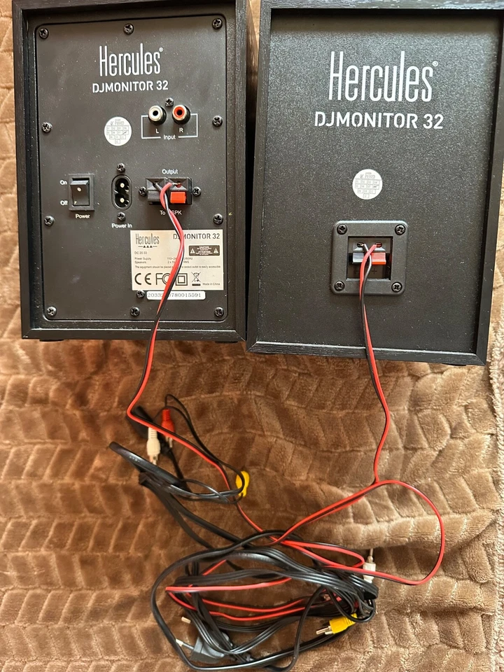 Hercules Coppia casse monitor DJMONITOR 32 Black 60W 4780885 - Immagine 3 di 4