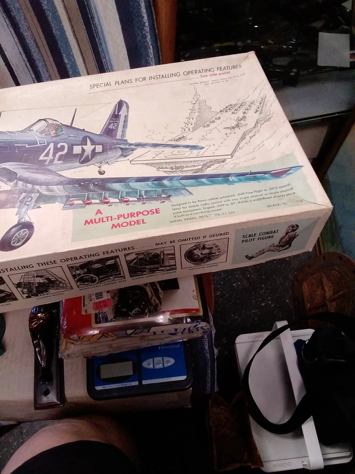 Guillows 1004 1:16 Vought F4U-4 Corsair Aircraft Kit - Image 3 of 4