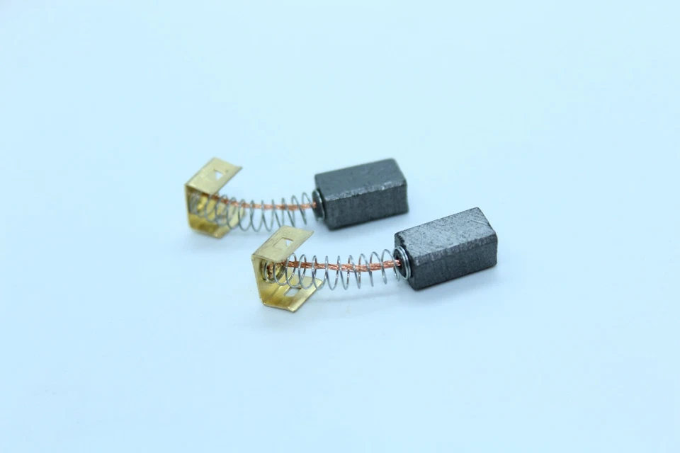 2x Charbon Balai Black & Decker CD105 CD110 CD115 KG900 KG915 KG725 AST6 AST6XC - Image 4 of 4