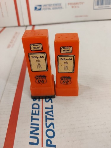 PHILLIPS 66 Oil Gas Pump Salt and Pepper Shaker Set Vintage Missing Bottom Part