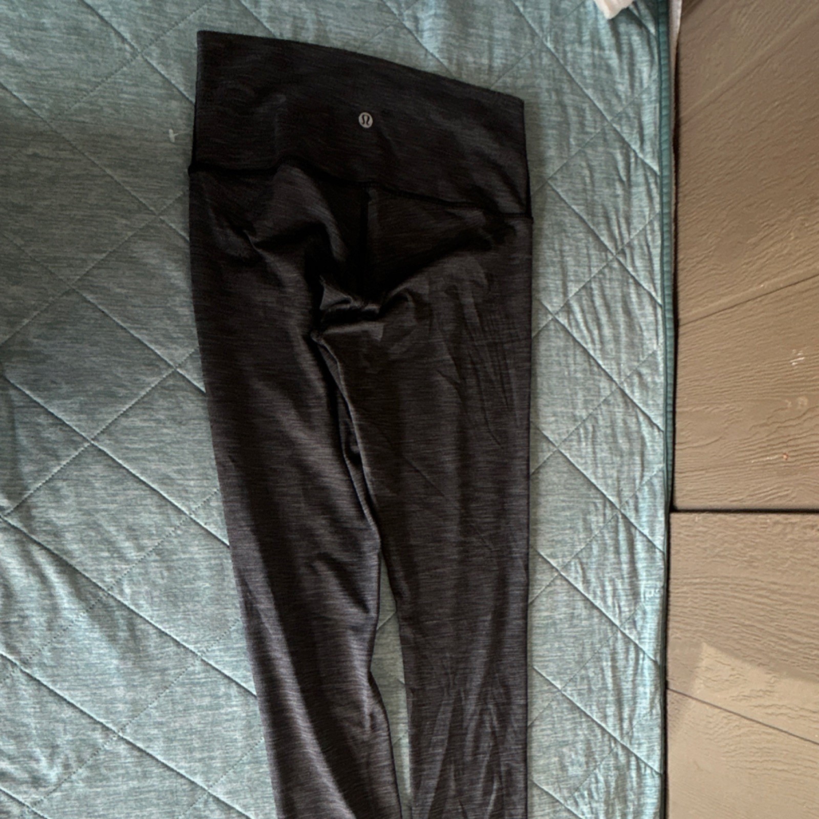 Lululemon Black Solid Pattern Women's Leggings Re… - image 3