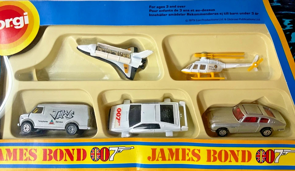 1979 CORGI JAMES BOND 007 VEHICLE SET OF 5 IN BOX ASTON MARTIN SHUTTLE LOTUS VAN - Image 2 of 4