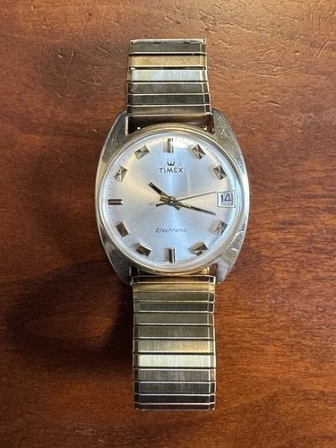 Vintage 1965 Timex Electronic Back-Set Date Men's Wristwatch -