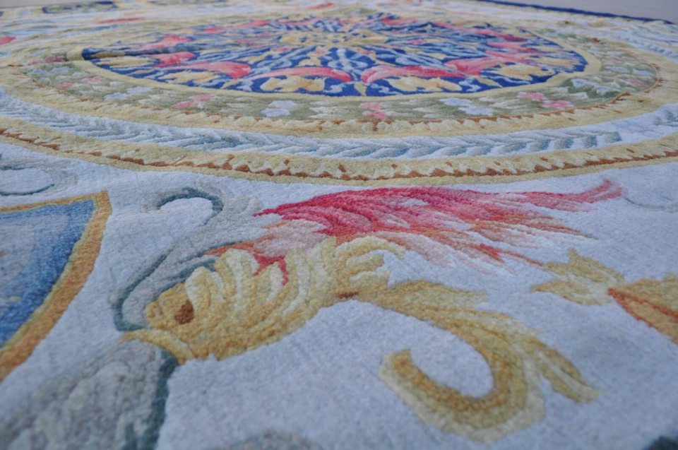 Wool French Savonnerie Rug | Hand-knotted Thick and Plush Wool Area Rug 9'x13' - Image 4 of 4