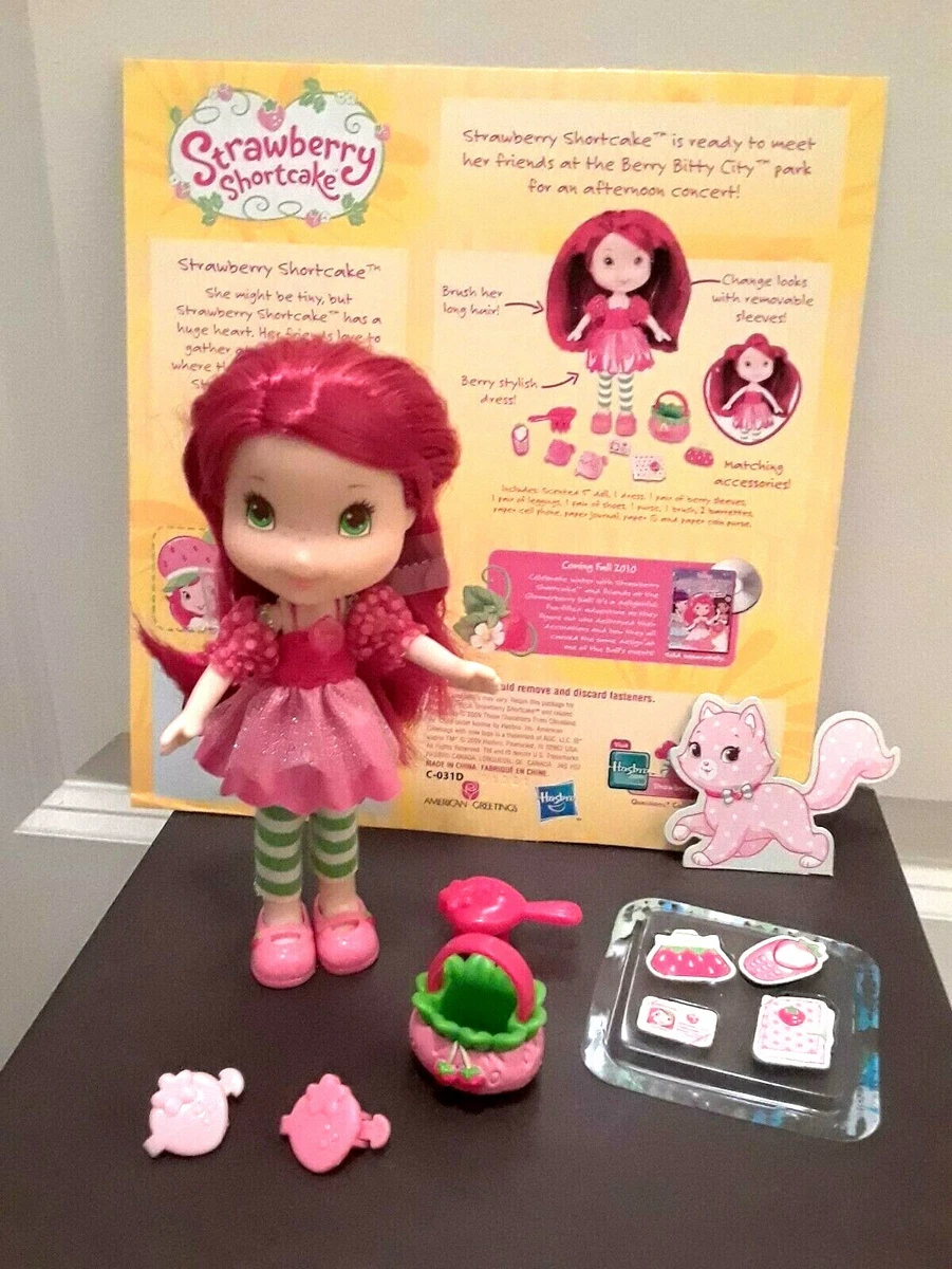 Strawberry Shortcake Berry Fluttery Fashion Doll Hasbro NEW