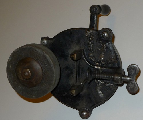 ANTIQUE HAND CRANK BENCH GRINDER 