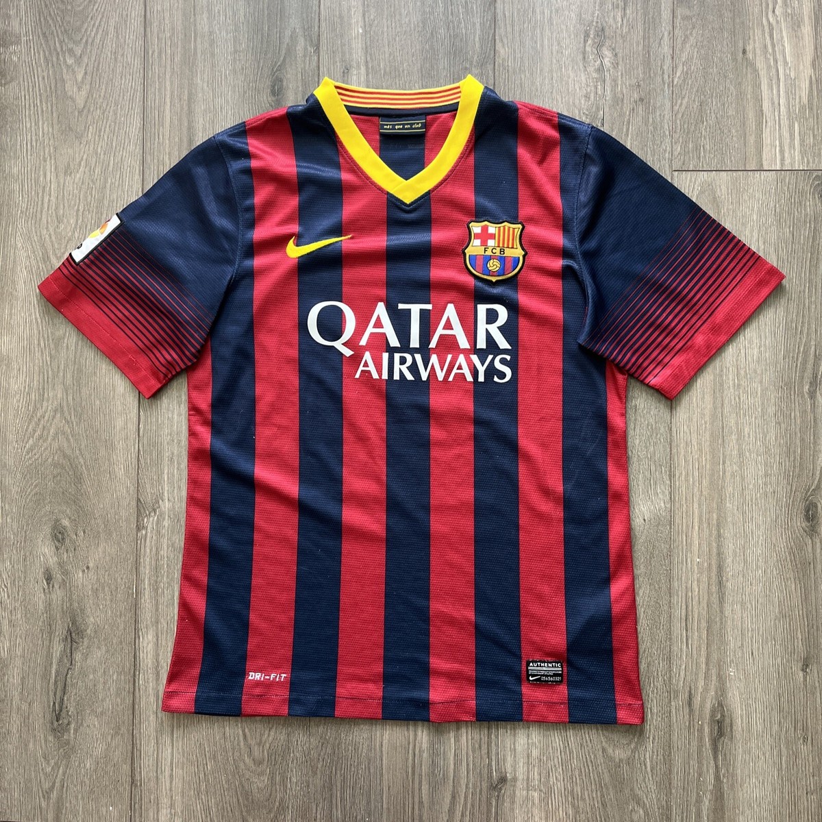 Nike FC Barcelona Dri-Fit Mens M Jersey Red Blue Stripes Nike FC Barcelona Dri-Fit Mens M Jersey Red Blue Stripes