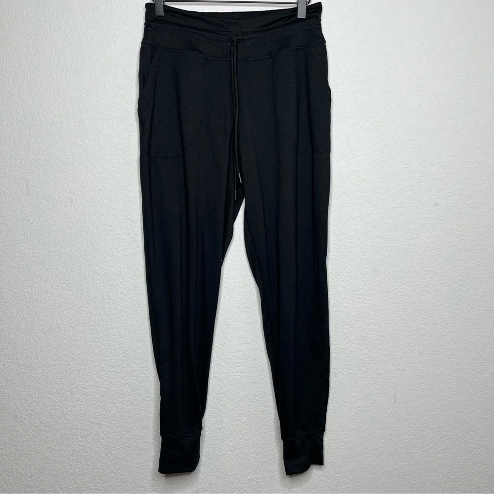 lole relaxed fit pull on drawstrings joggers