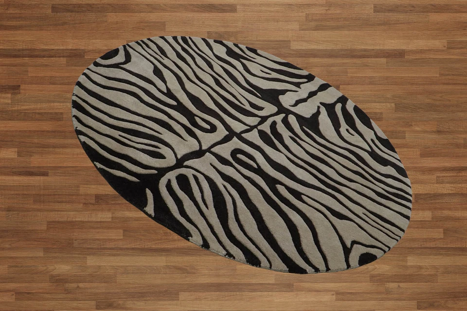 Alfombra de lana moderna acolchada a mano beige 6'x6' con estampado de cebra Foto 3 de 4