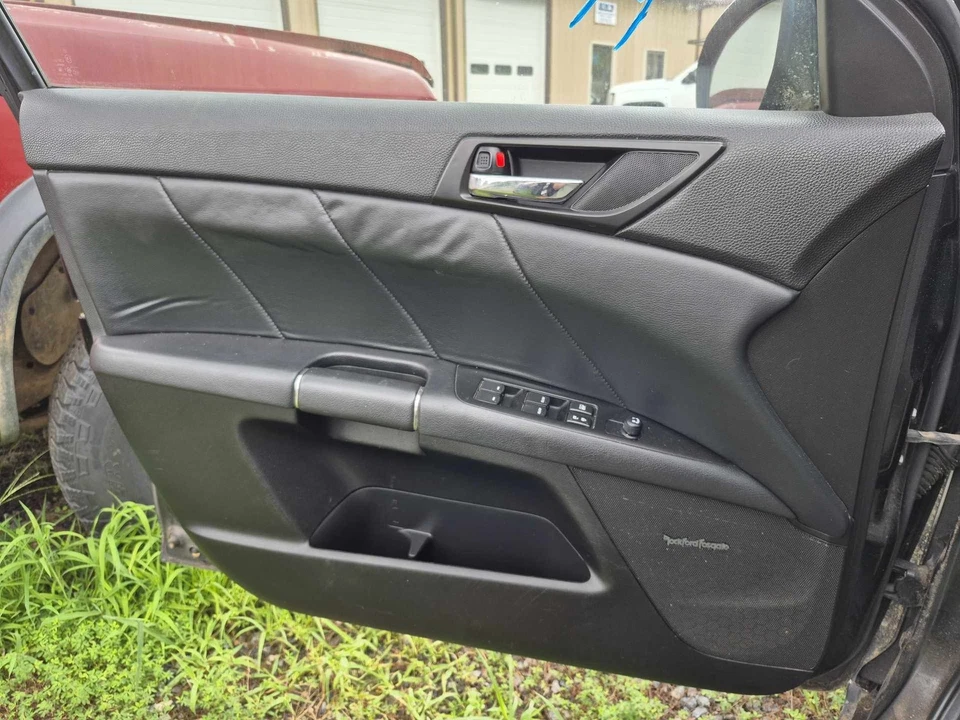 Panel de moldura de puerta delantera izquierdo Suzuki Kizashi 2010-2013 OEM lado del conductor Foto 2 de 2