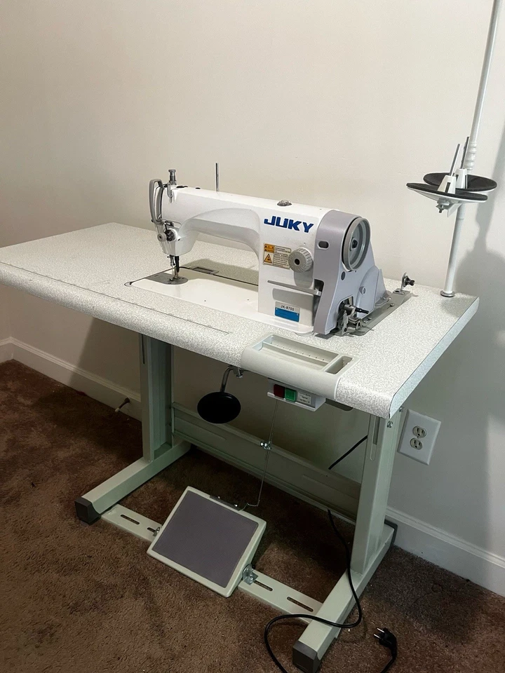 Juki TL-98Q Mechanical Sewing Machine - Image 3 of 4